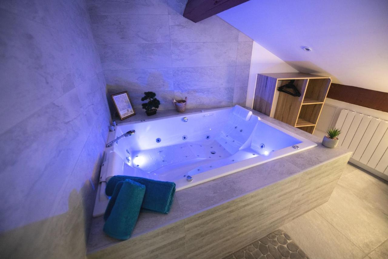 Lova Spa Saint-Etienne ภายนอก รูปภาพ